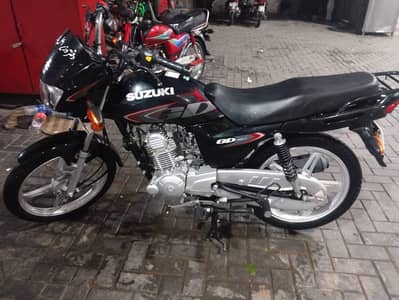 Suzuki 110 Black