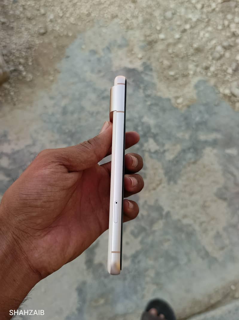 Google Pixel 8 3