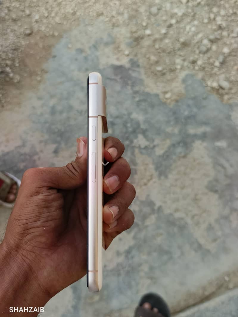Google Pixel 8 5