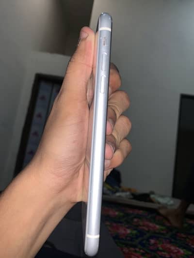 iPhone XR back break