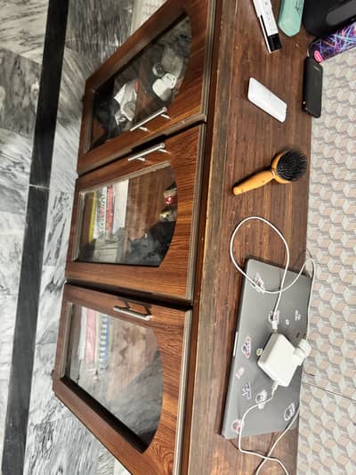 Best showcase for books or anything else clothes or personal accesorie