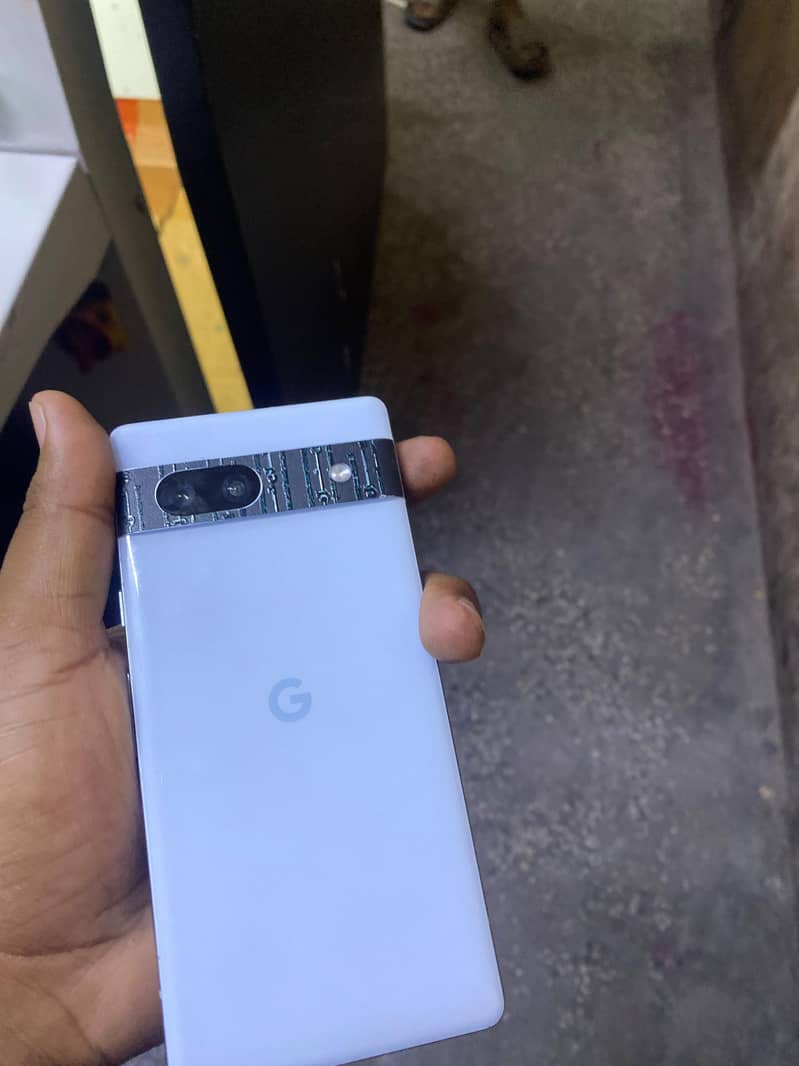 Google Pixel 7a 5