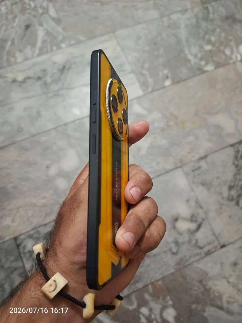 Tecno 4
