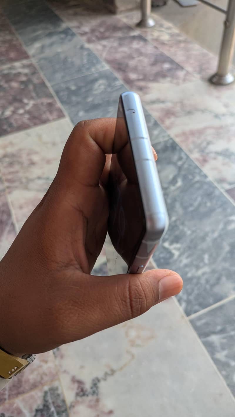 Google Pixel 7a 4