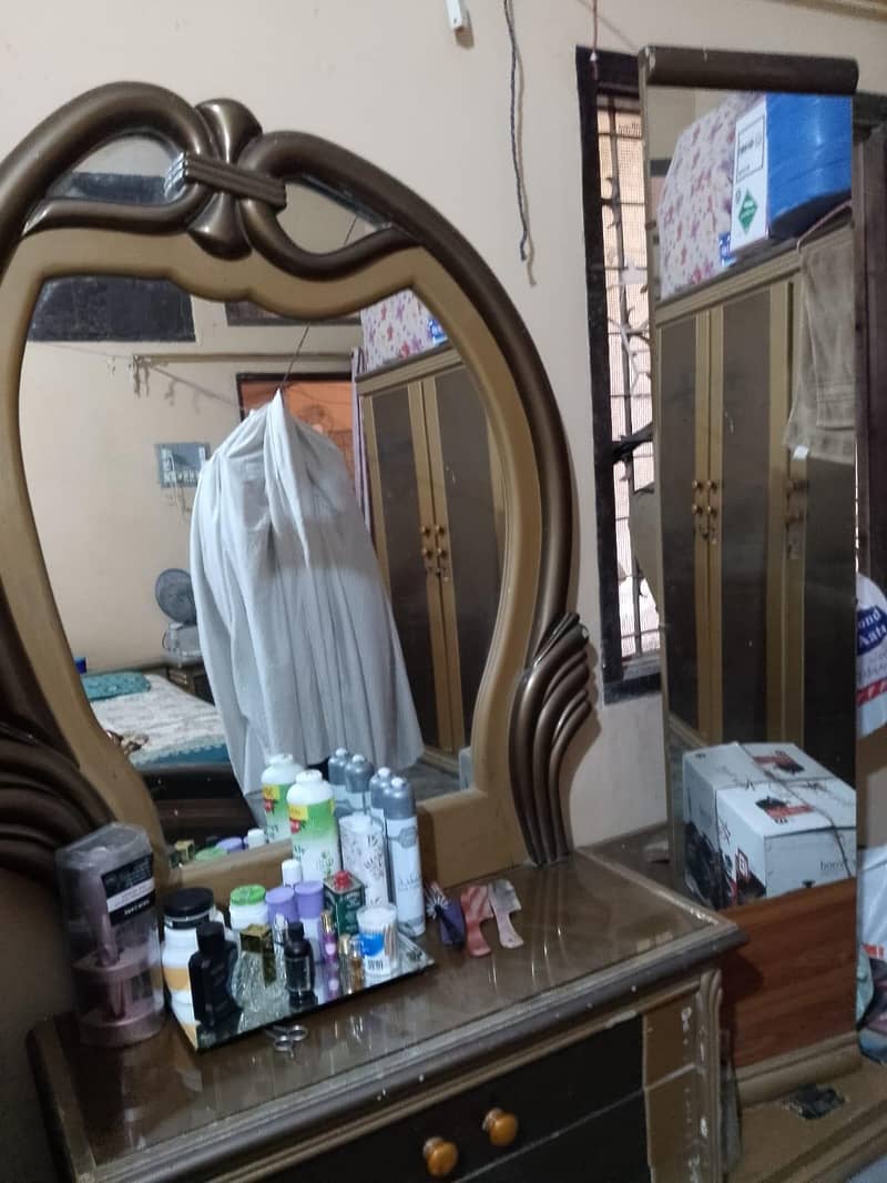 Dressing Table 0