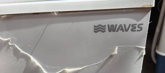 waves freezer excellent condition like new