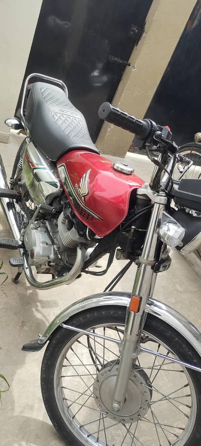 Honda 125s 2022/2023 Brand New Condition