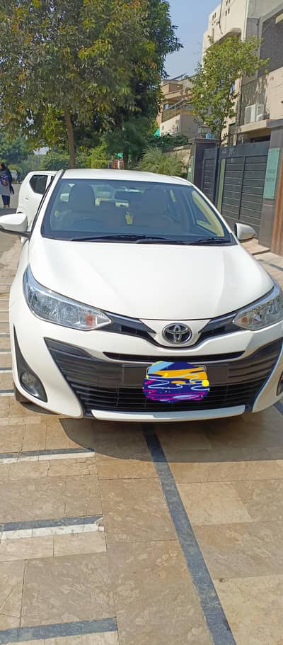 Toyota Yaris ATIV CVT 1.3 sedan