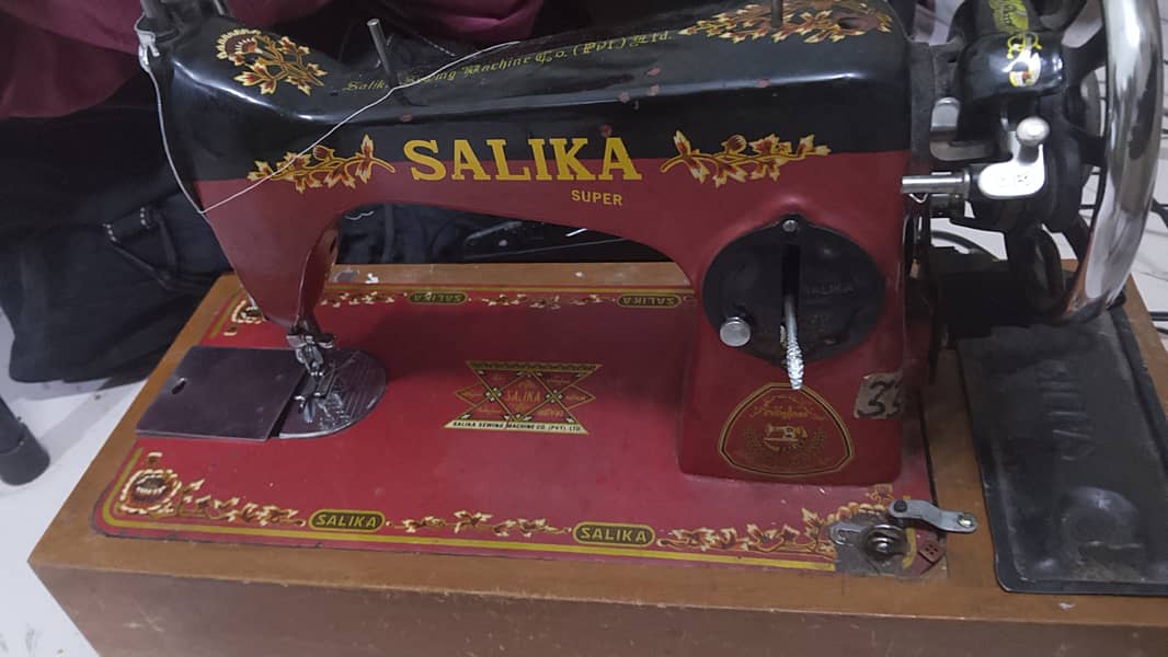 Salika sewing machine 0