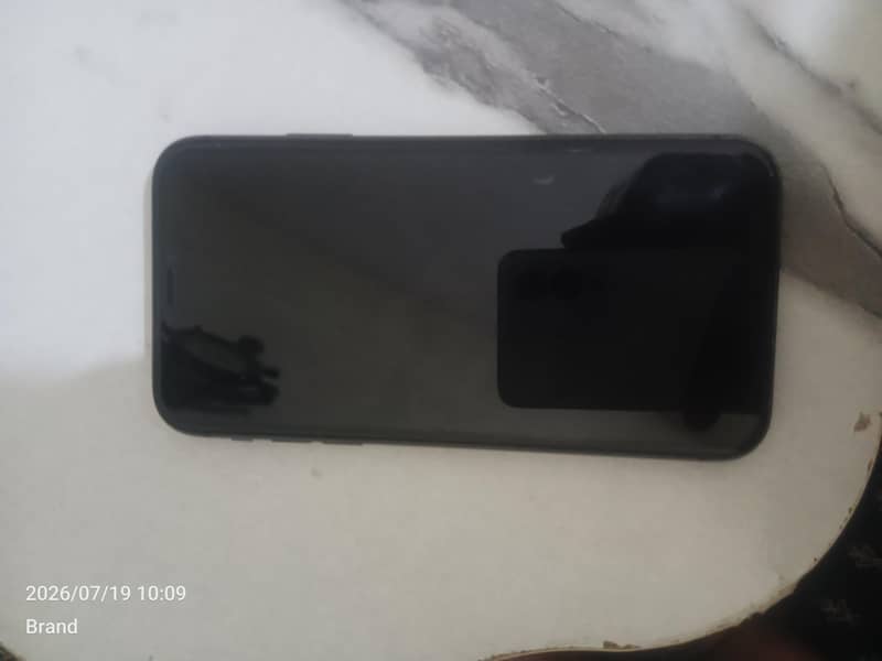 Apple iPhone 11 3