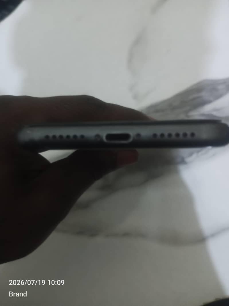 Apple iPhone 11 5