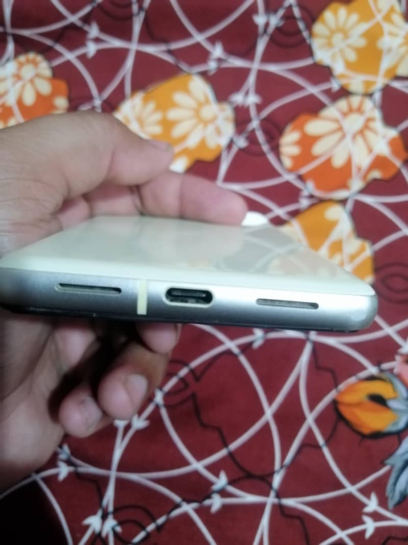 Google Pixel 7 4