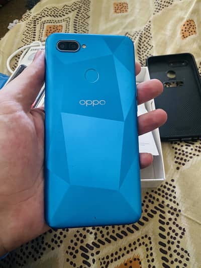 OPPO A12