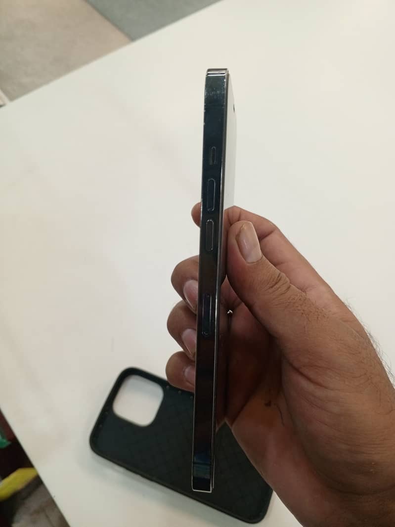 Iphone 12 pro max 1