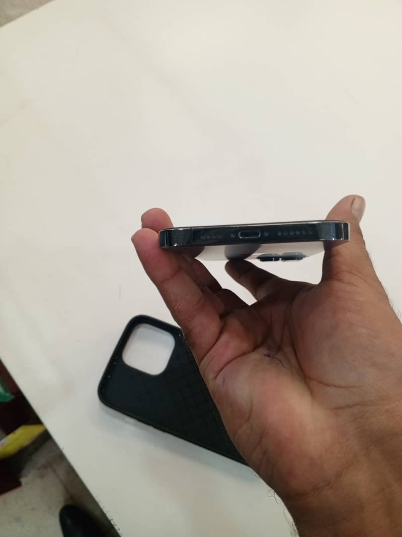 Iphone 12 pro max 2