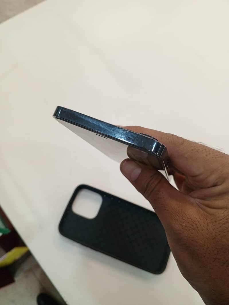 Iphone 12 pro max 3