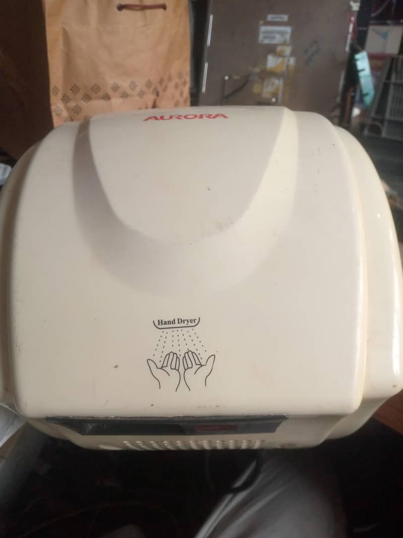 automatic hand dryer 5