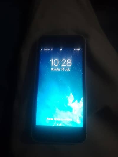 Apple iPhone SE old