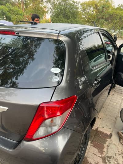 Toyota Vitz 2011