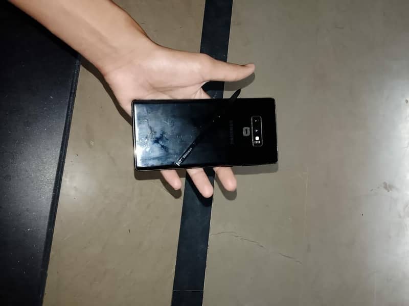 Samsung Mobile Note 9 1