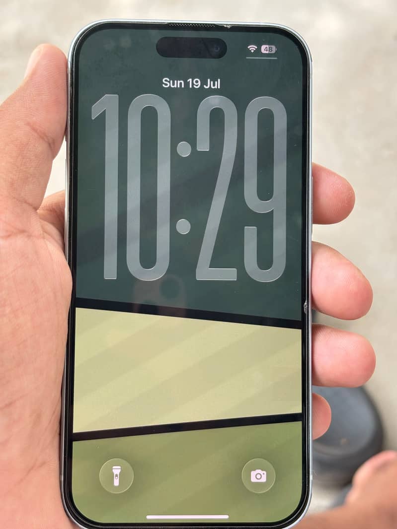 Apple iPhone 15 4