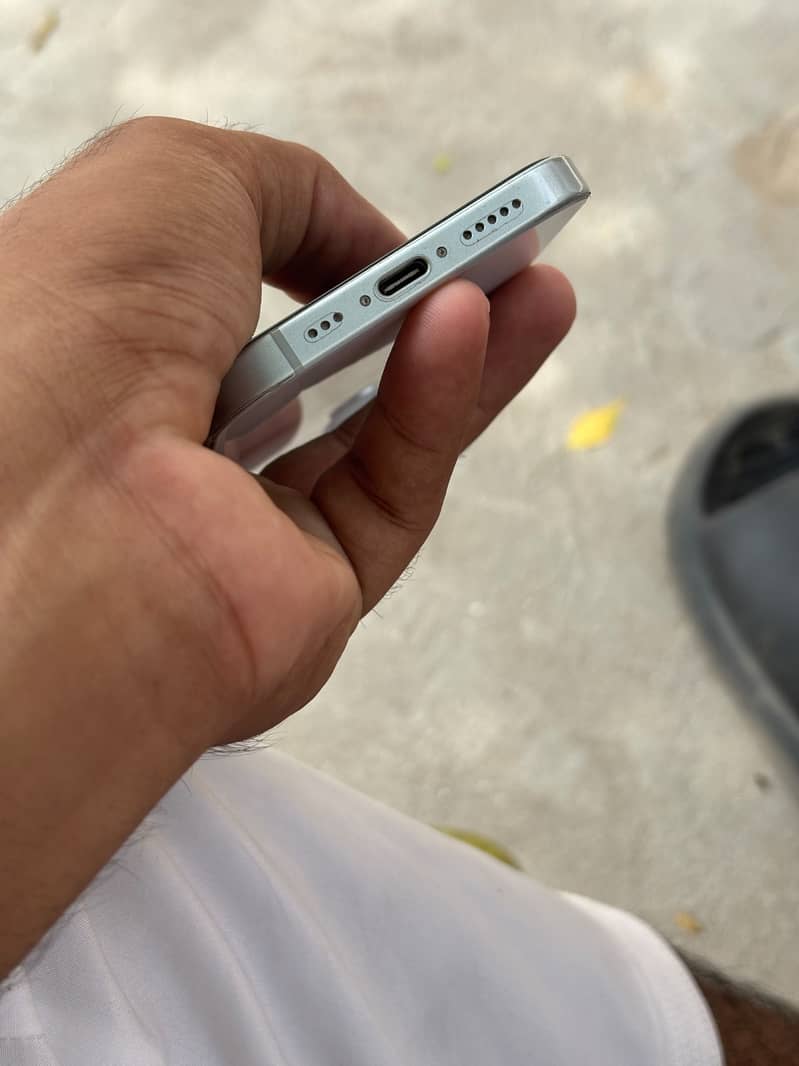 Apple iPhone 15 5
