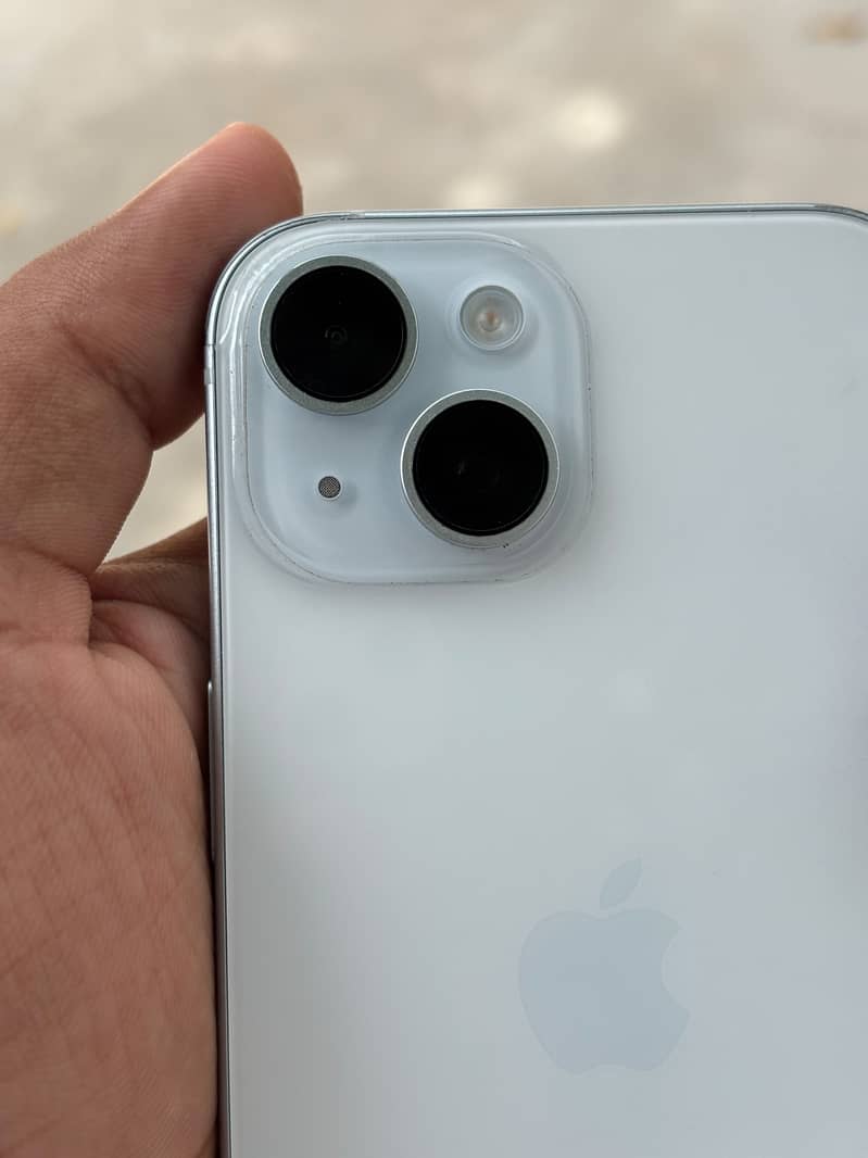 Apple iPhone 15 6