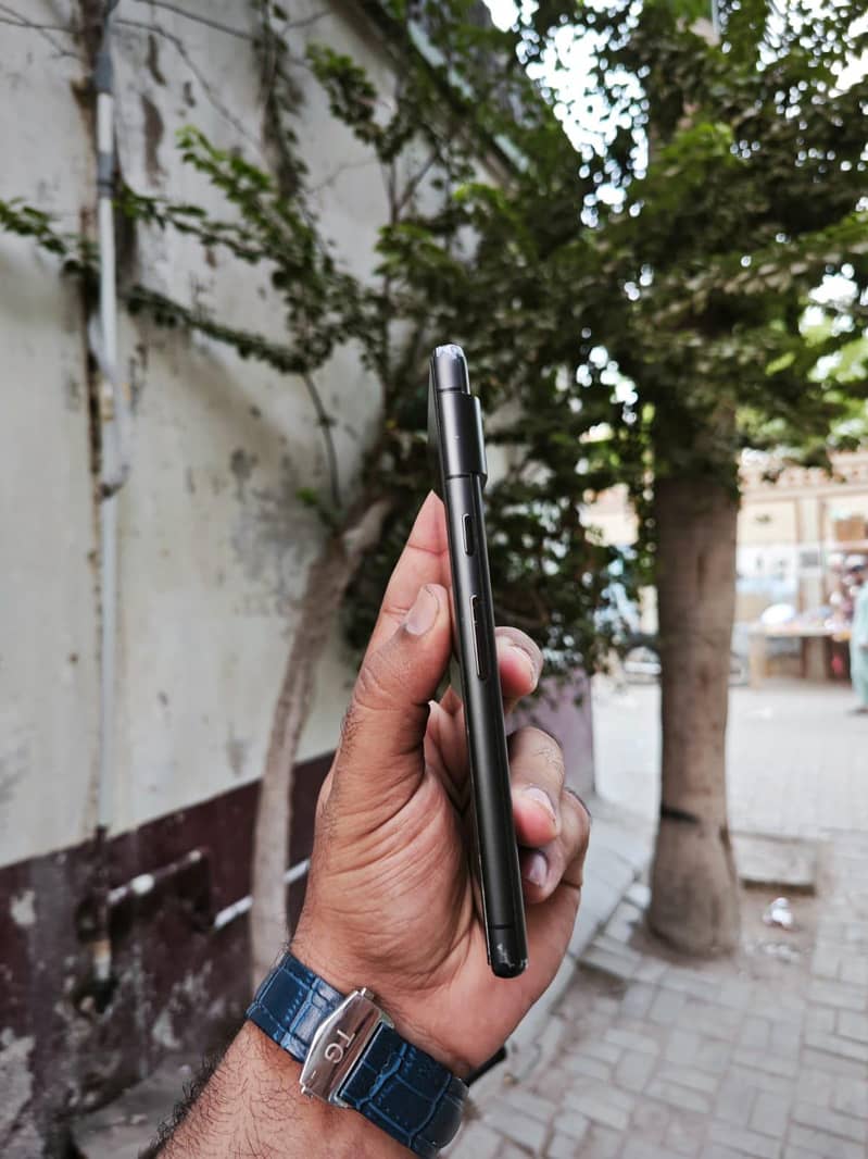Google Pixel 7 4
