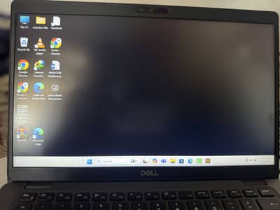 Dell 5400 Intel core  I5 8th generations 14 inch display 8gb 256 Ram