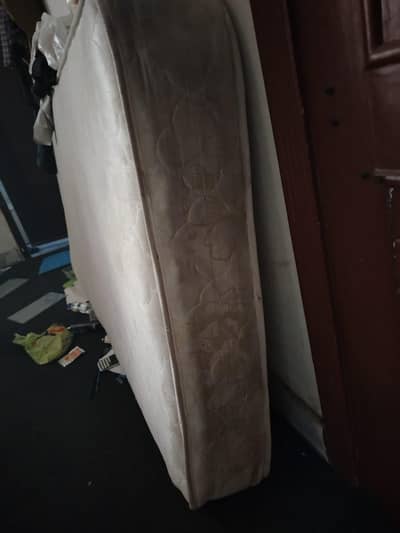 Single bed mattress 78×42 good condition urgent sell
