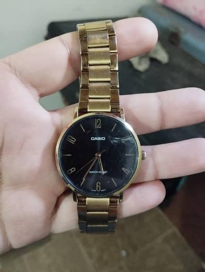 Casio watch Dubai si Aya hai shsha tora skrach hai majbori si sale kar