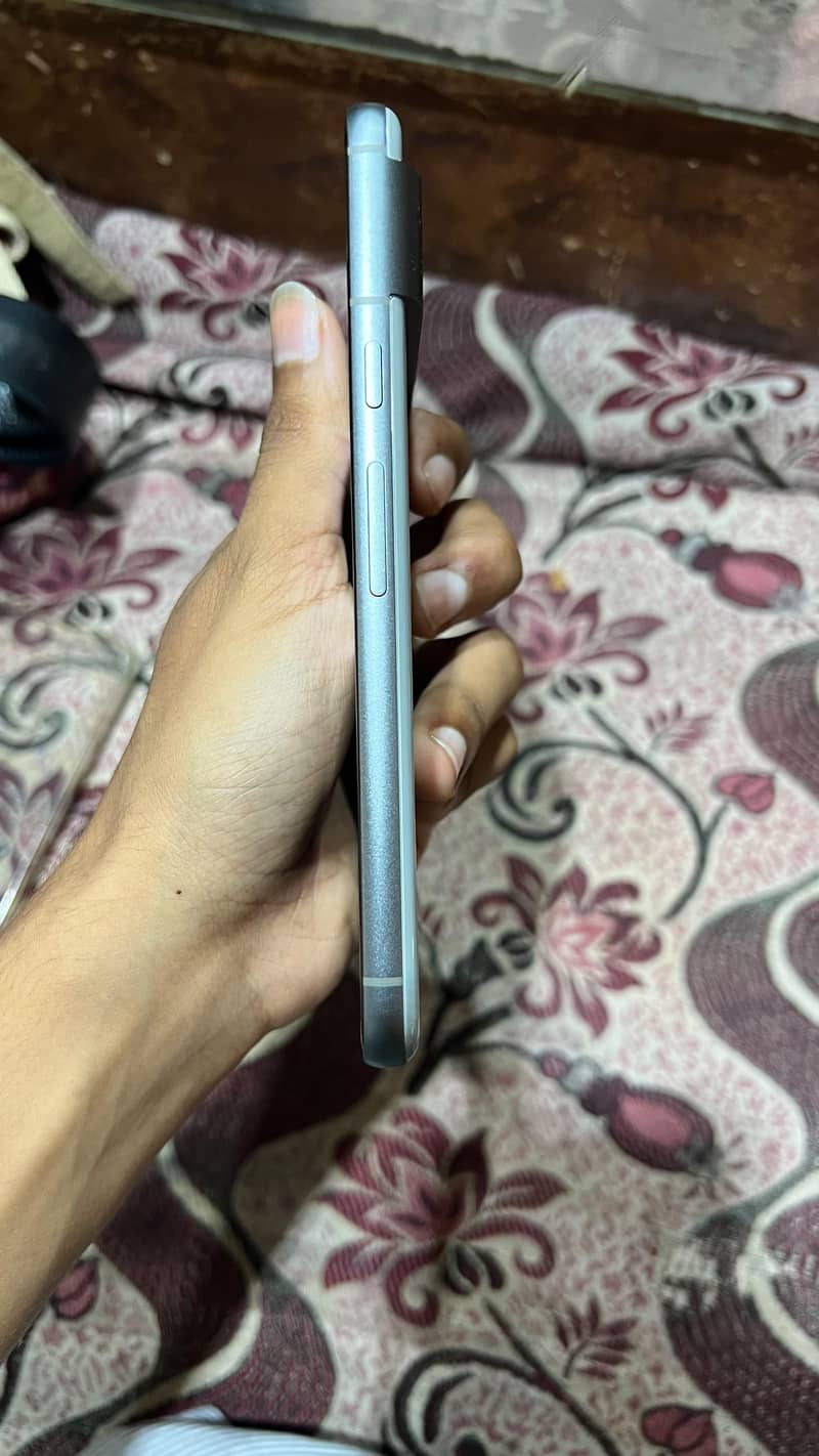 Google Pixel 8 2