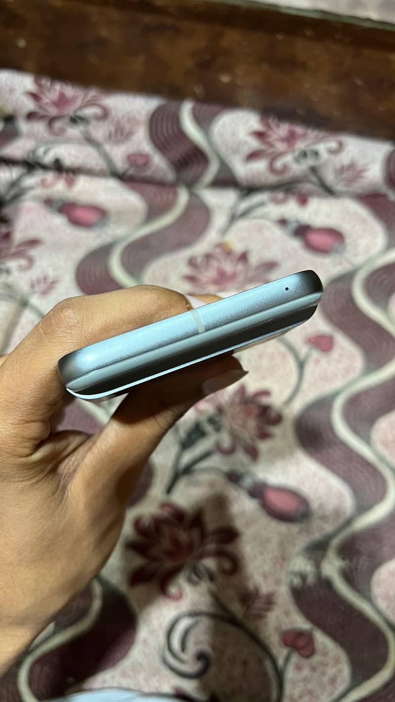Google Pixel 8 5