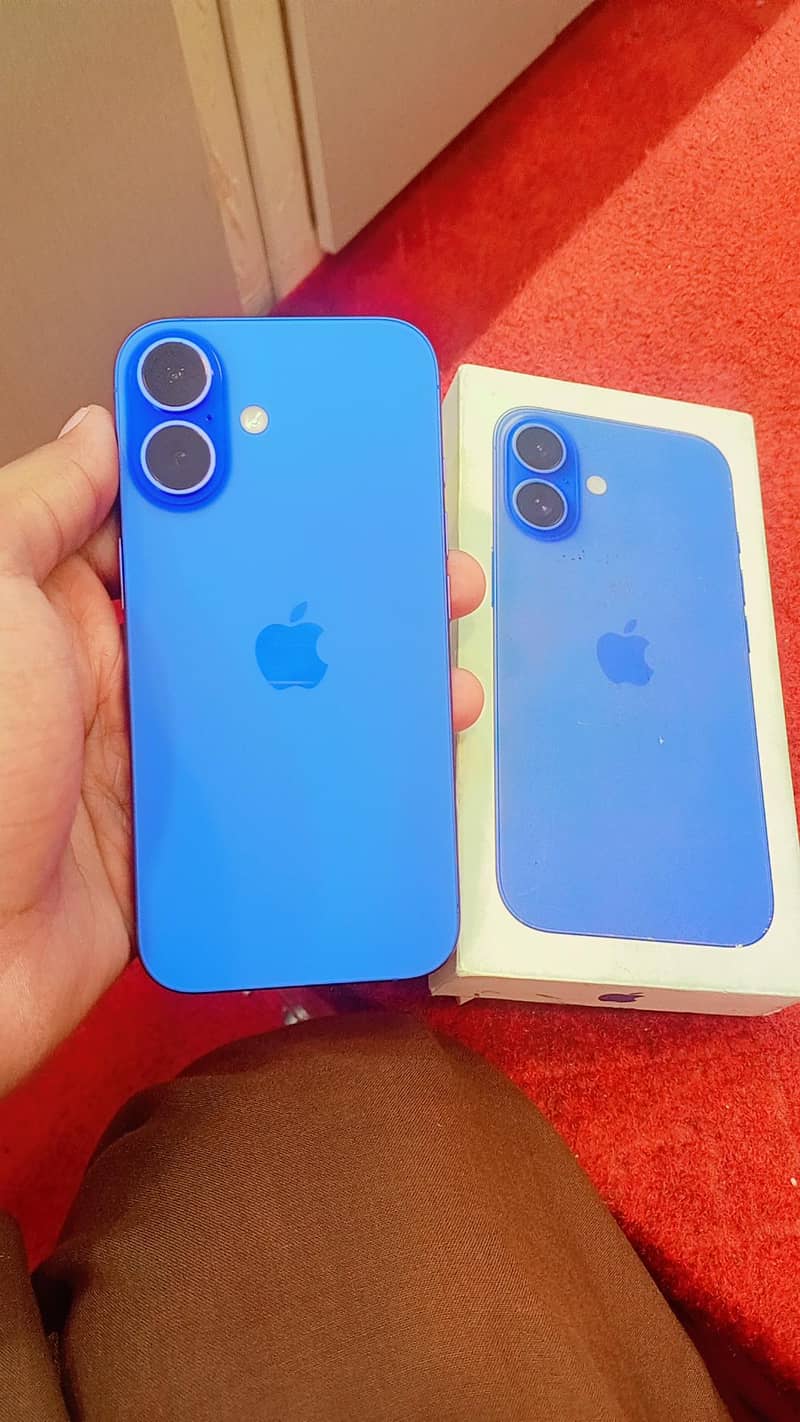Apple iPhone 16 0