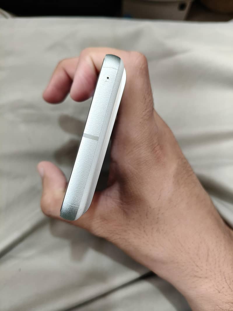 Google Pixel 8 2