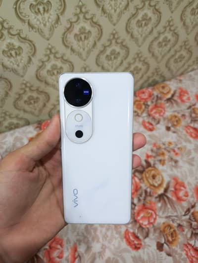 Vivo V40 5g 12gb ram 256gb rom with box charger0345/5024/921