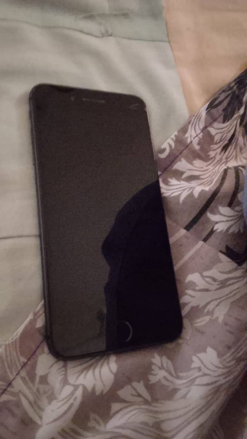 Apple iPhone 8 Plus 2