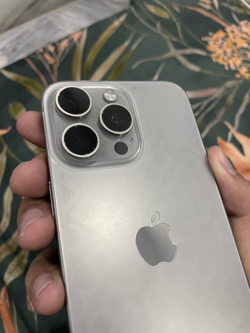 iPhone 15 pro max 0