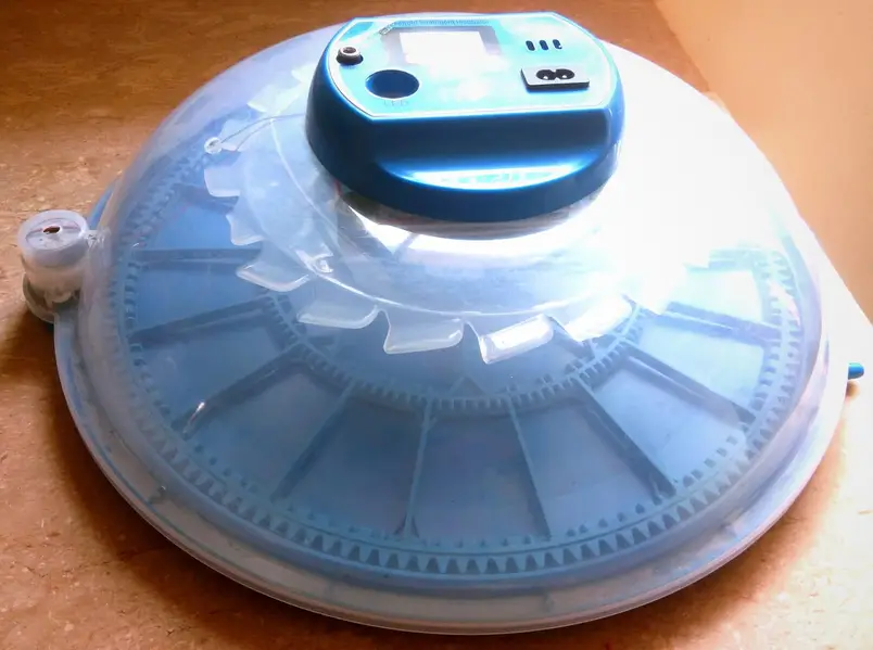hatch pro automatic incubator 26 eggs — photo 4