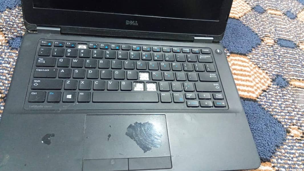 latitude E5270 1