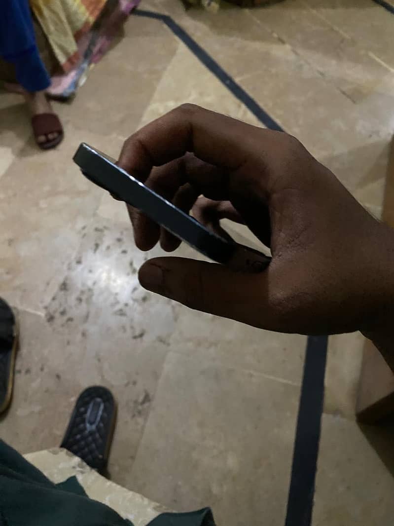 IPhone 13 2