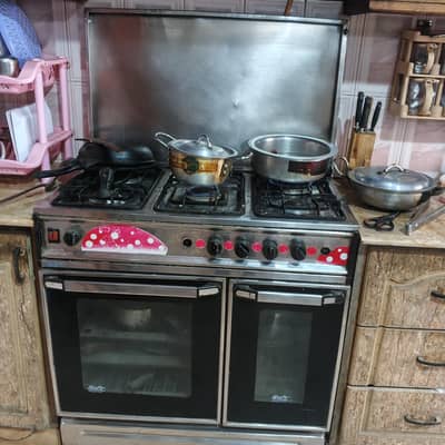 Oven + Hotpot With 5 gas burners