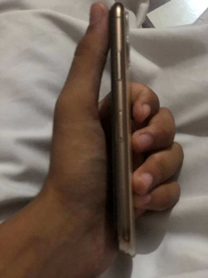 Apple iPhone 11 Pro 1