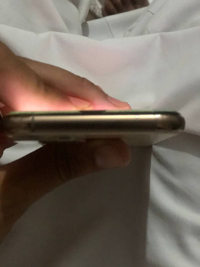 Apple iPhone 11 Pro 2