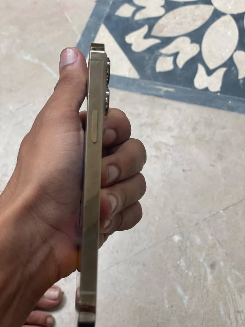 IPHONE 13 PRO 4