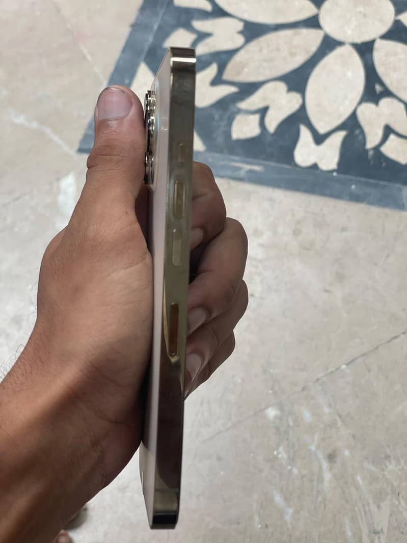 IPHONE 13 PRO 6