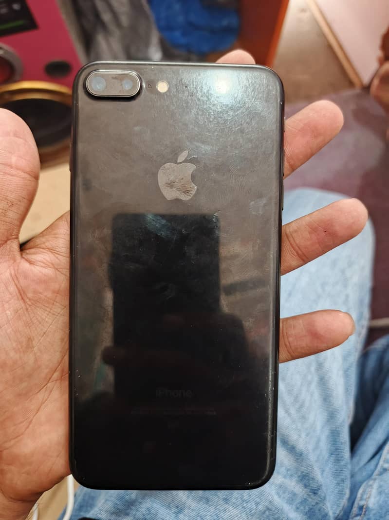 Apple iPhone 7 Plus 2