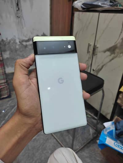 Google Pixel 6.  . 8/128  5G water pack camera like D. S. R