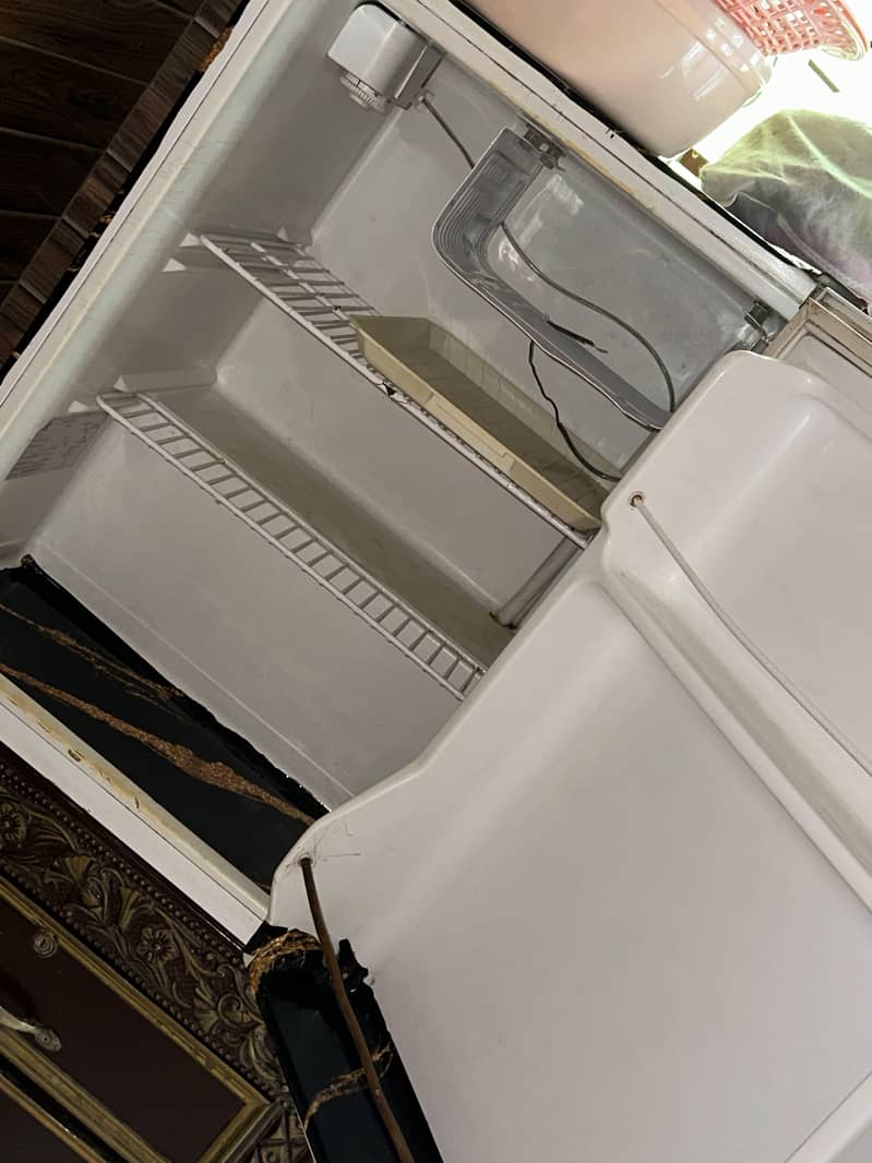 mini fridge 1