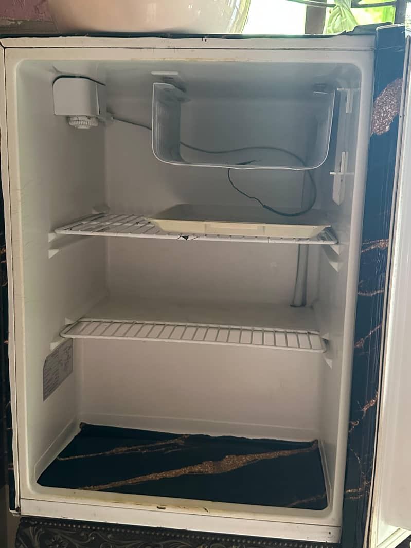 mini fridge 2